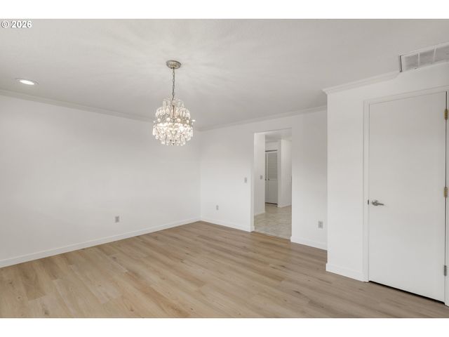 1386 ARCADIA Dr, Roseburg, OR 97470