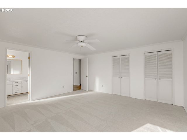 1386 ARCADIA Dr, Roseburg, OR 97470