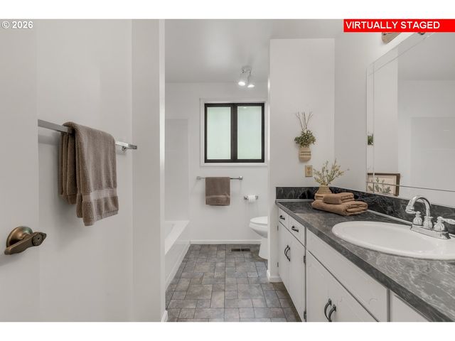 1386 ARCADIA Dr, Roseburg, OR 97470