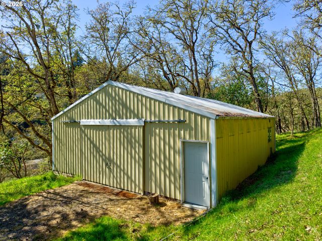 1386 ARCADIA Dr, Roseburg, OR 97470