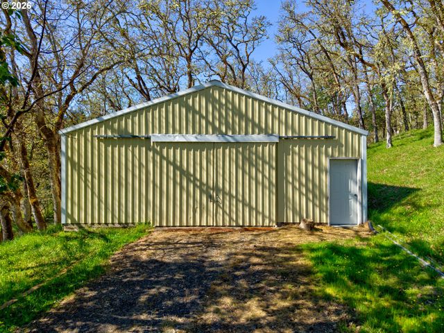 1386 ARCADIA Dr, Roseburg, OR 97470