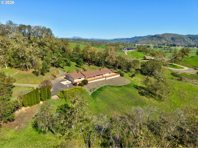 1386 ARCADIA Dr, Roseburg, OR 97470