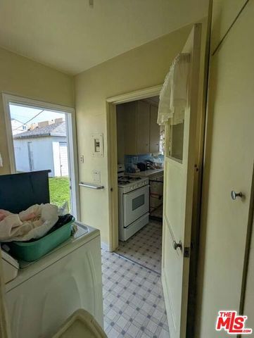 1230 Dorothy Drive, Glendale, CA 91202