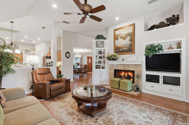 2307 Oakline, San Antonio, TX 78232