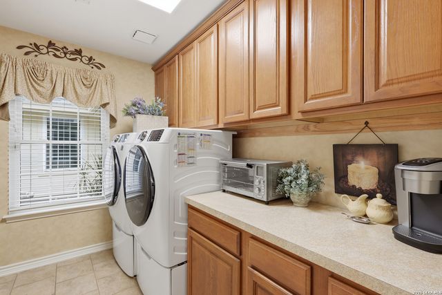 2307 Oakline, San Antonio, TX 78232