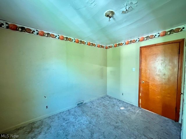529 Railroad Street, Chester, WV 26034
