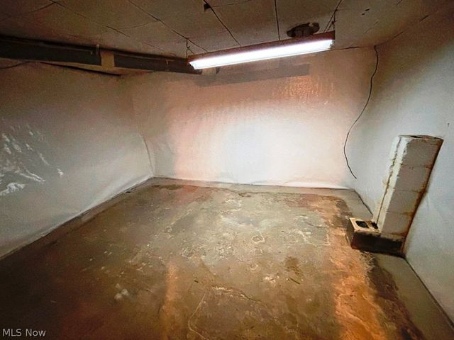 529 Railroad Street, Chester, WV 26034