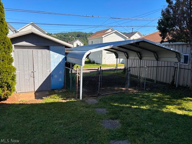 529 Railroad Street, Chester, WV 26034