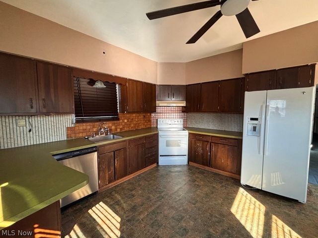 529 Railroad Street, Chester, WV 26034