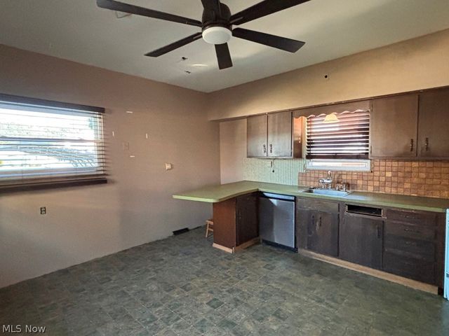529 Railroad Street, Chester, WV 26034