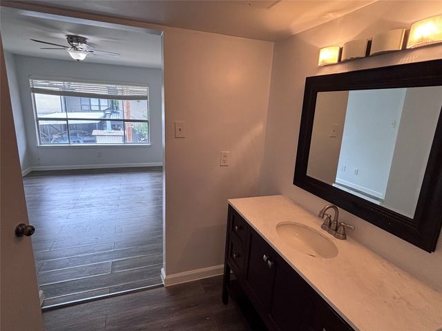 4300 Congress Avenue 206, Dallas, TX 75219