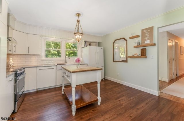 70 Madison Ave, Mount Olive Twp., NJ 07828