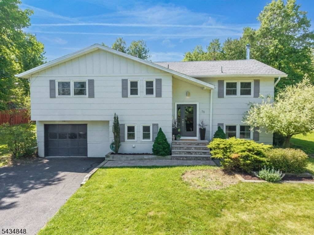 70 Madison Ave, Mount Olive Twp., NJ 07828
