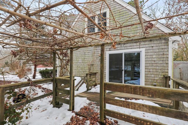 11 Webquish Lane, Mashpee, MA 02649