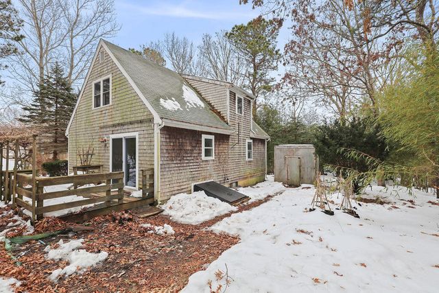 11 Webquish Lane, Mashpee, MA 02649