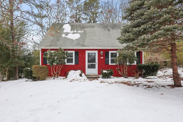 11 Webquish Lane, Mashpee, MA 02649