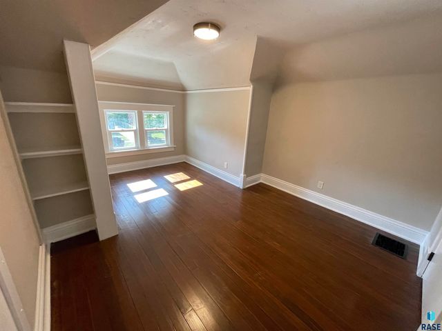 603 S Hawthorne Ave Avenue, Sioux Falls, SD 57104