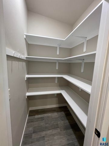 603 S Hawthorne Ave Avenue, Sioux Falls, SD 57104