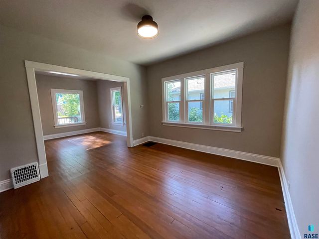 603 S Hawthorne Ave Avenue, Sioux Falls, SD 57104