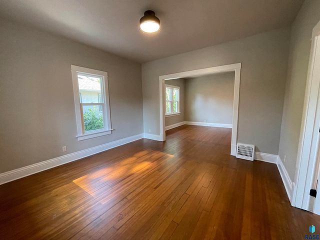 603 S Hawthorne Ave Avenue, Sioux Falls, SD 57104