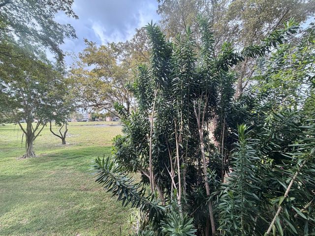 7320 Lake Cir Drive 204, Margate, FL 33063