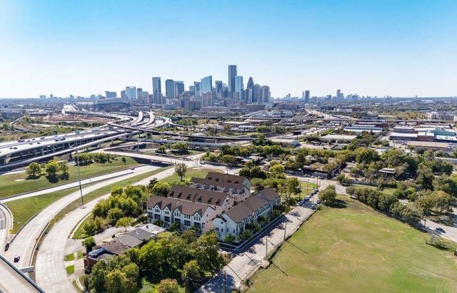 2745 Providence Street, Houston, TX 77020