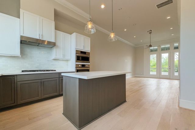 2745 Providence Street, Houston, TX 77020