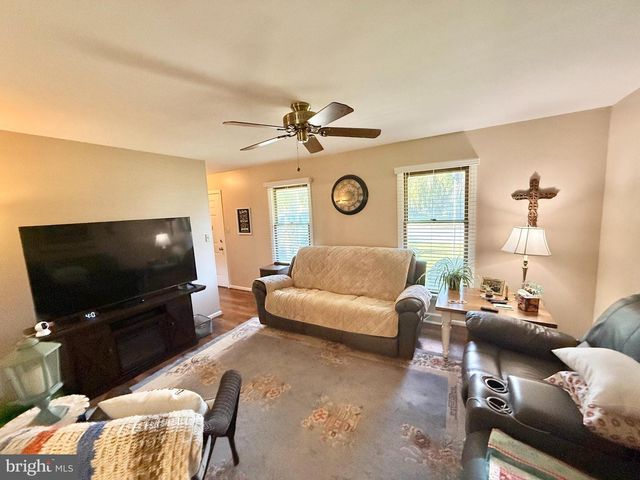14 HAZELWOOD CIR, Ephrata, PA 17522
