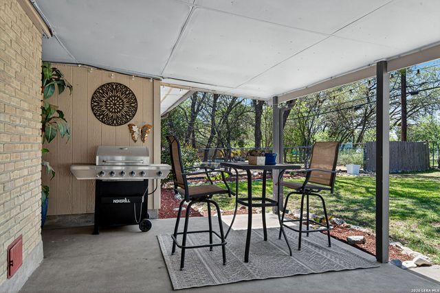 2010 Broken Oak, San Antonio, TX 78232