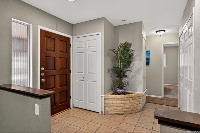 2010 Broken Oak, San Antonio, TX 78232