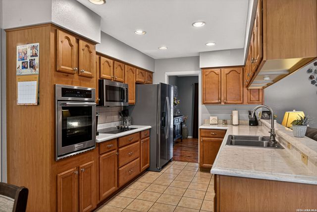 2010 Broken Oak, San Antonio, TX 78232