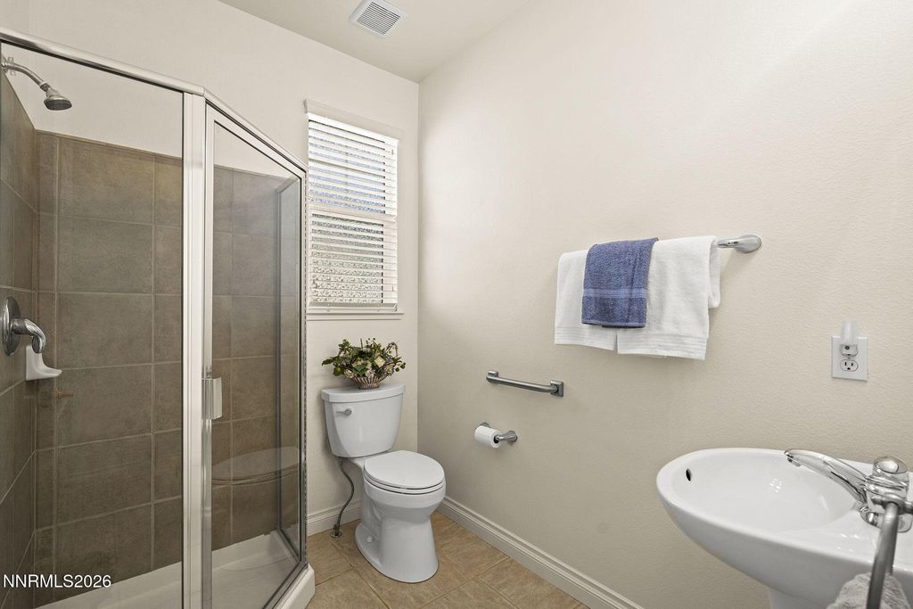 Image 20 of property listing at 2840 Falcon Ridge Drive, Sparks, NV 89436