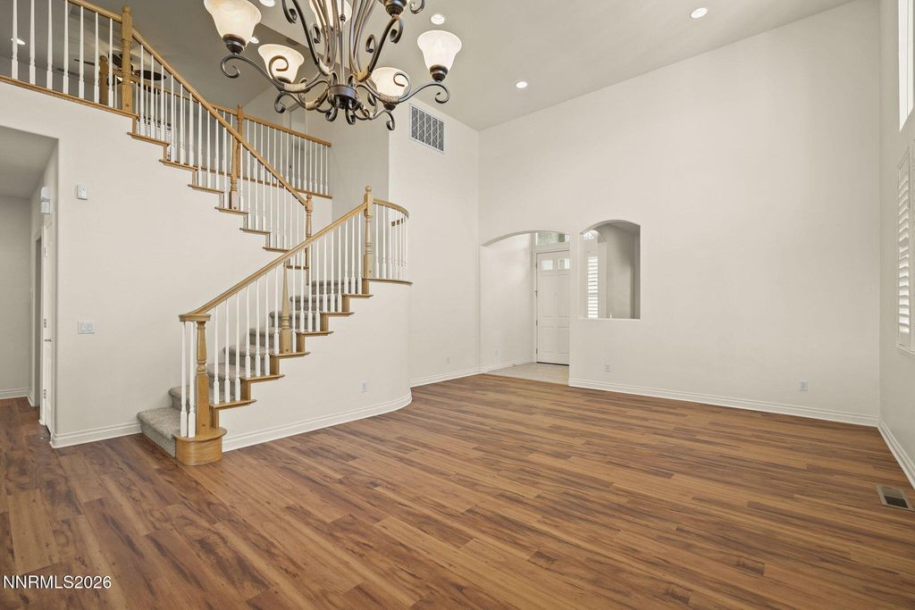 Image 5 of property listing at 2840 Falcon Ridge Drive, Sparks, NV 89436