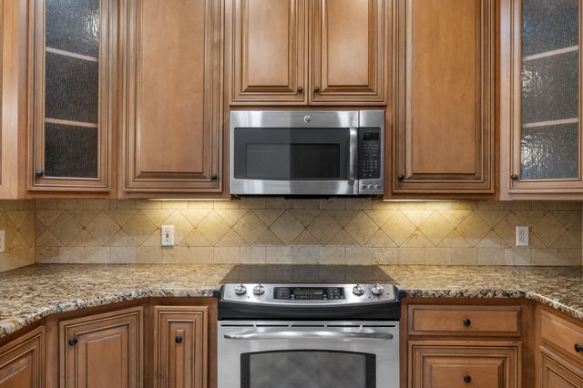3317 Tiverton Court, Arlington, TX 76001