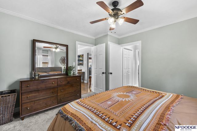818 S 49 Avenue, Omaha, NE 68106