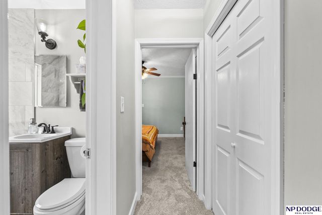 818 S 49 Avenue, Omaha, NE 68106