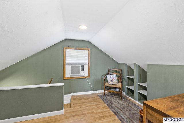 818 S 49 Avenue, Omaha, NE 68106