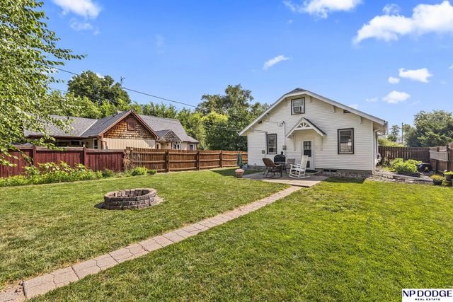 818 S 49 Avenue, Omaha, NE 68106