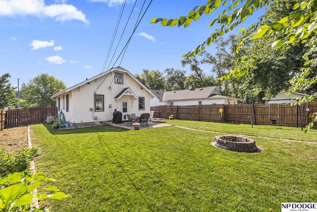 818 S 49 Avenue, Omaha, NE 68106