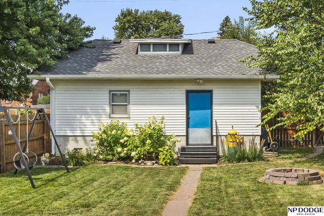 818 S 49 Avenue, Omaha, NE 68106