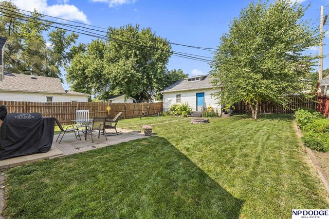 818 S 49 Avenue, Omaha, NE 68106