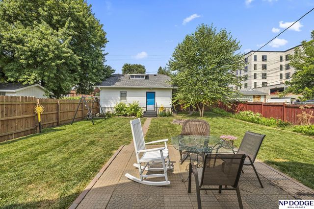 818 S 49 Avenue, Omaha, NE 68106