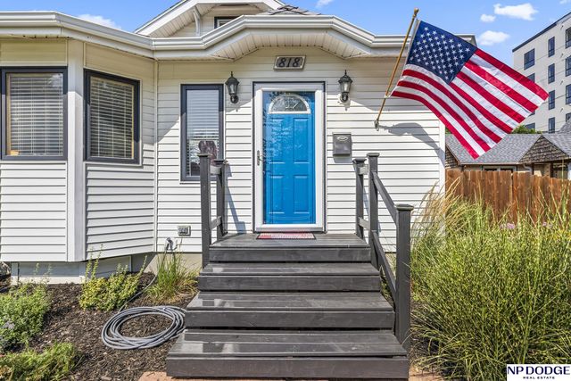 818 S 49 Avenue, Omaha, NE 68106