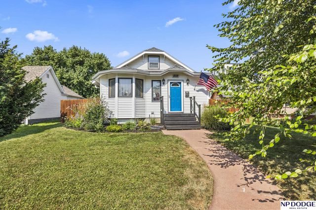 818 S 49 Avenue, Omaha, NE 68106