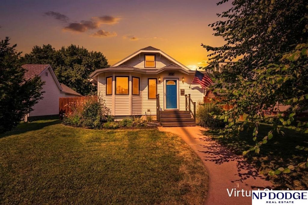 818 S 49 Avenue, Omaha, NE 68106