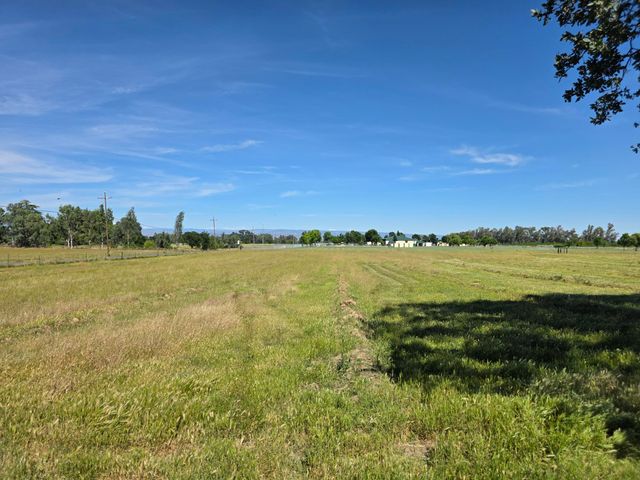23773 River Road, Corning, CA 96021