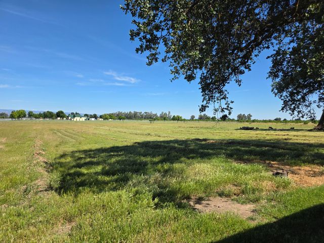 23773 River Road, Corning, CA 96021
