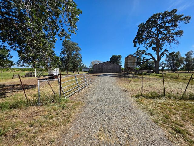 23773 River Road, Corning, CA 96021