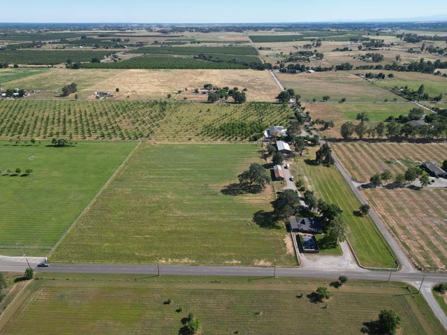 23773 River Road, Corning, CA 96021