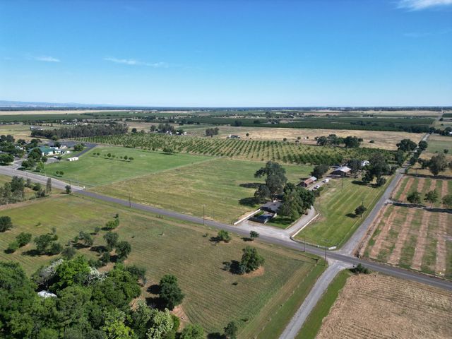 23773 River Road, Corning, CA 96021